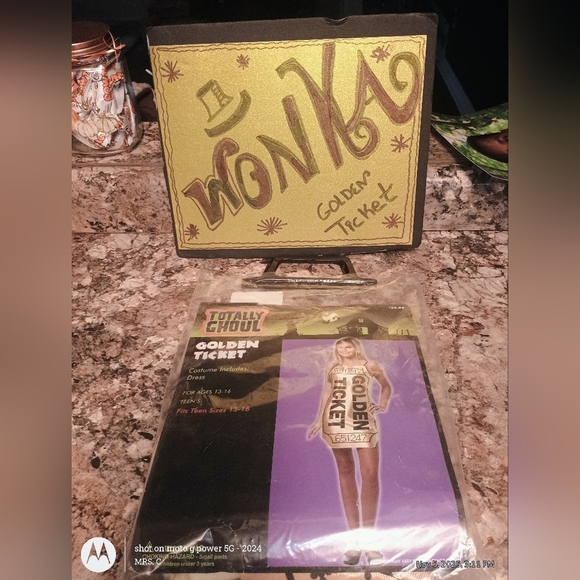 Halloween Willy Wonka golden ticket Other - Golden Ticket Costume for Kids